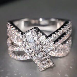 New Stunning Luxury Women's Cubic Zirconia Ring